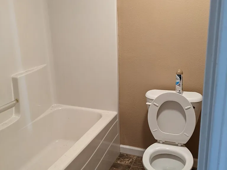 531 Hewett St — Photo 2