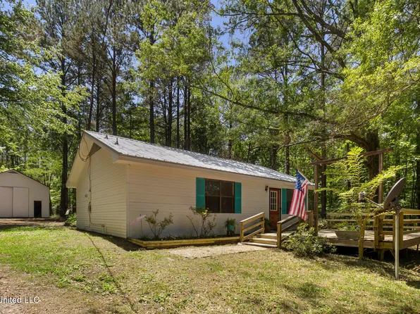 156 Country Estates Rd, Florence, MS 39073