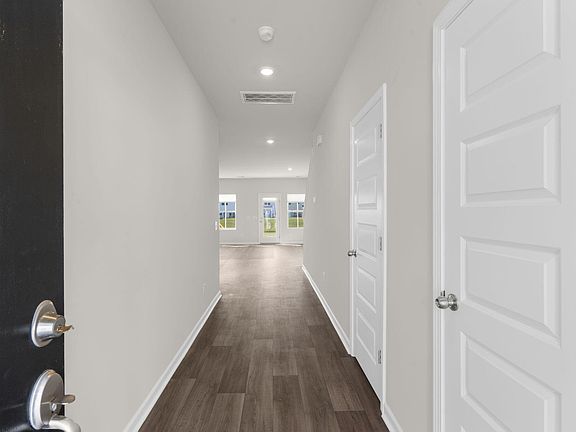 3rd image of 392 Tiliwa St