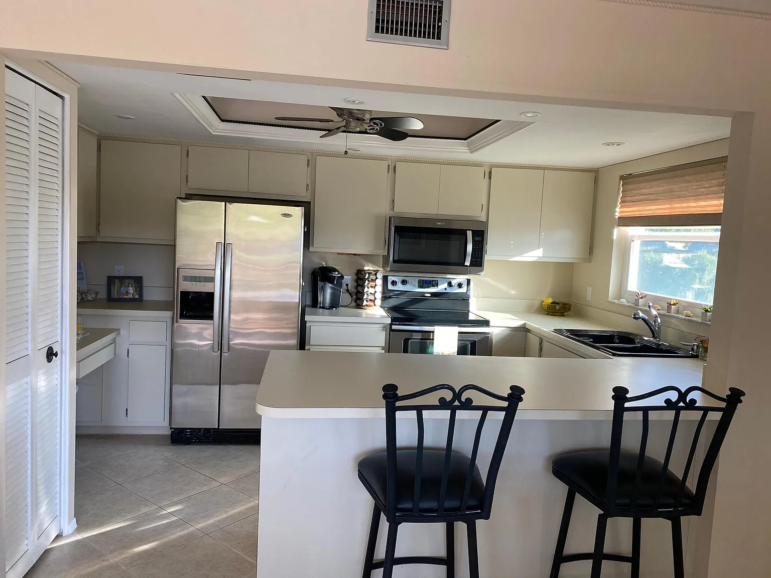 99 Georgetown Blvd — Photo 3