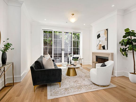 3rd image of 1942 N Orchard St #1N