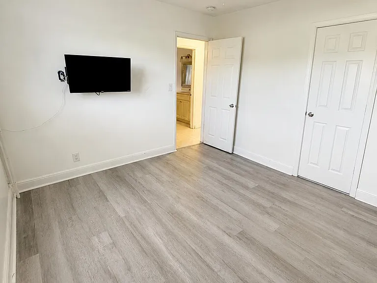 3111 N 66th Ave — Photo 17