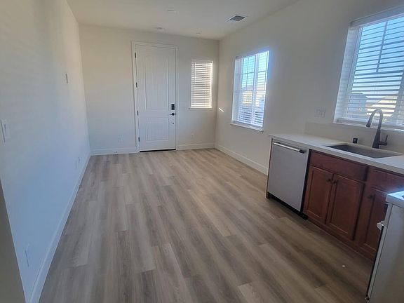 3rd image of 2989 Ellis Town Dr Unit 2