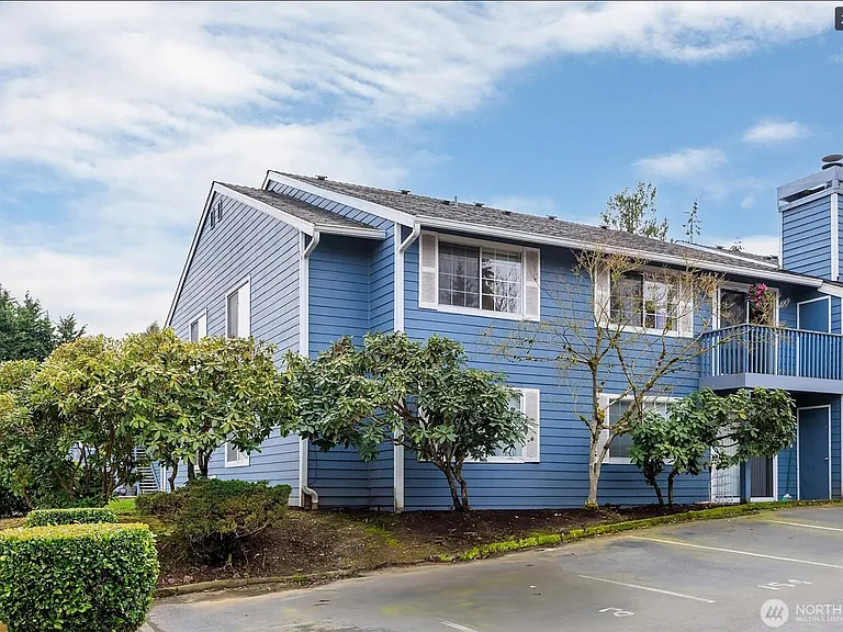 16817 Larch Way E #F201 — Photo 25
