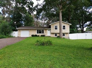 1353 State St, Houlton, WI 54082
