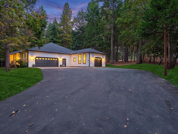 2nd image of 495 Sugar Pine Dr