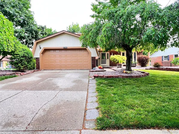 6746 Edgewood Rd, Canton, MI 48187