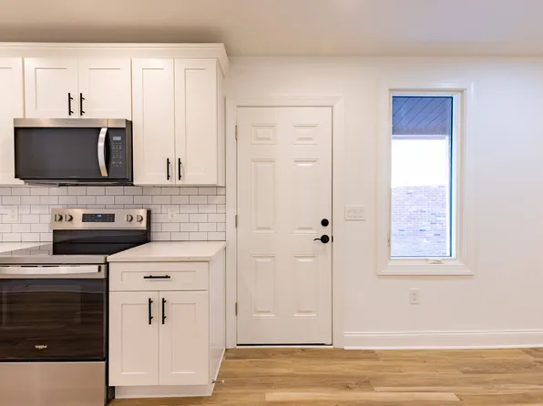 28 S Main St #1R, Pennington, NJ 08534