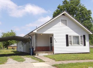 805 E McKenzie St, Benton, IL 62812