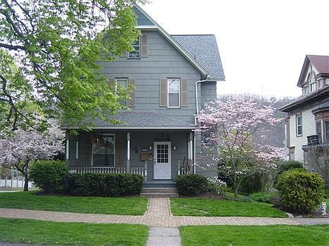 5th image of 412 W 2nd St