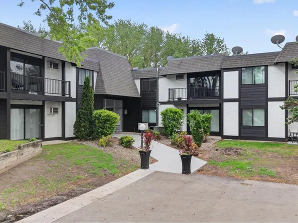 Dockside Apartments & Boat Slips - Lake Minnetonka