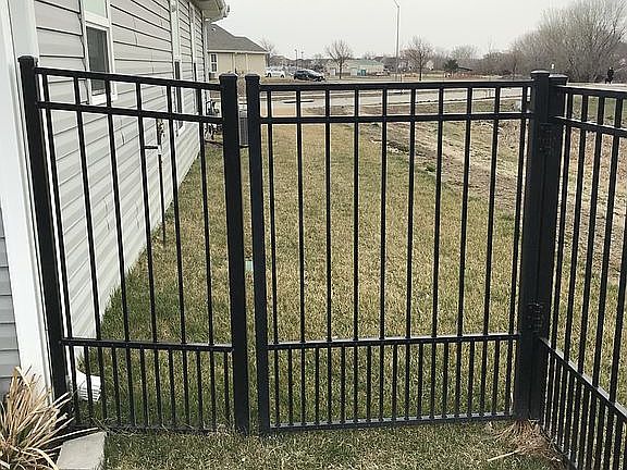 3rd image of 2819 Wagon Dr
