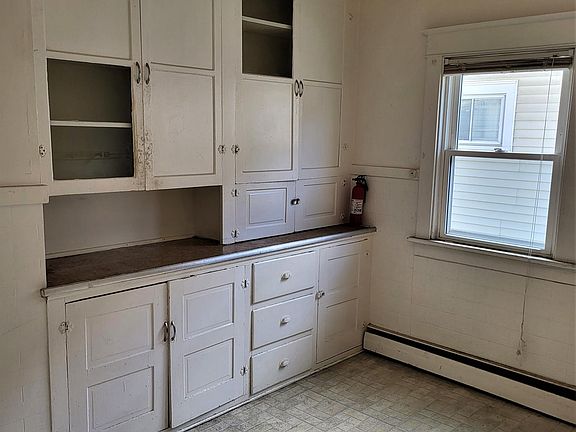 2nd image of 422 Moselle St #2