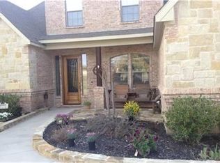 5005 Oak Mill Dr, Fort Worth, TX 76135