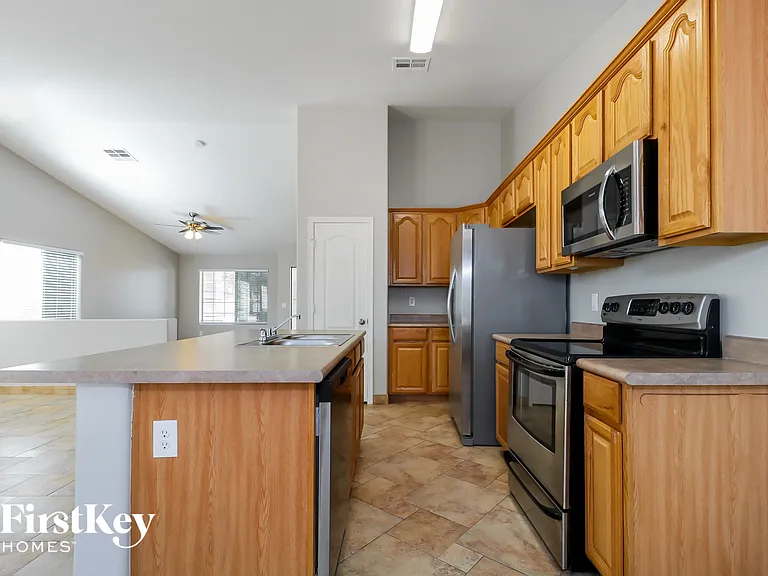 22938 W Yavapai St — Photo 7