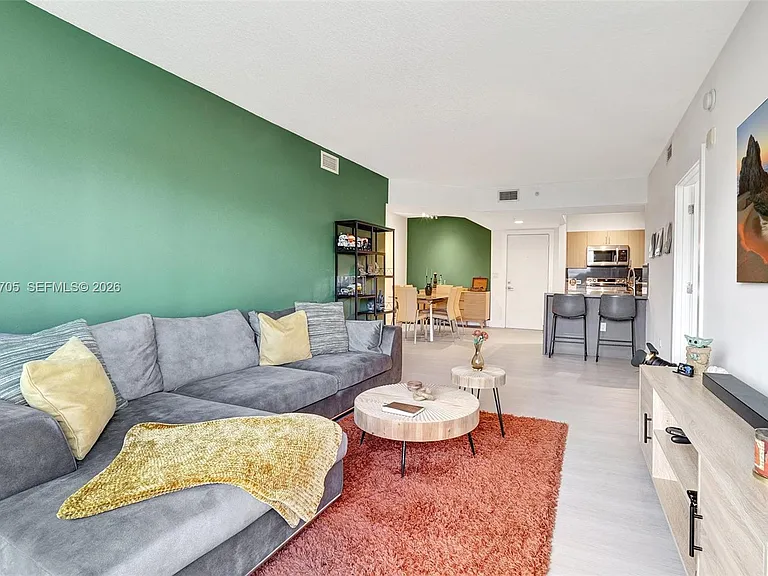 18800 NE 29th Ave #517 — Photo 3