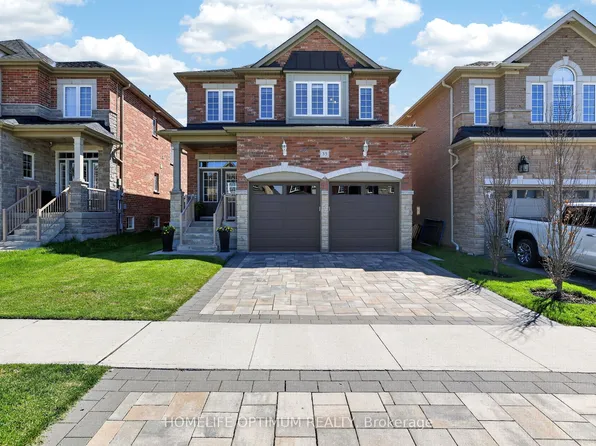 33 Saint Augustine Dr, Whitby, ON L1M 0L7