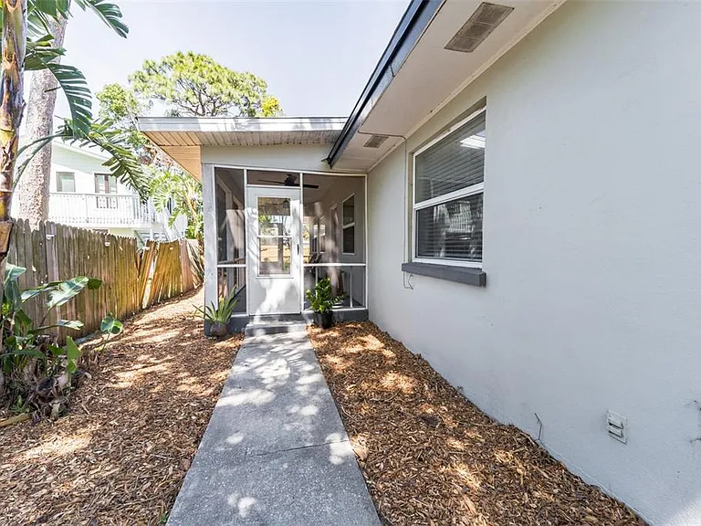 418 Lebeau St — Photo 4