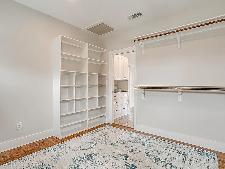 1405 S Henderson St — Photo 53