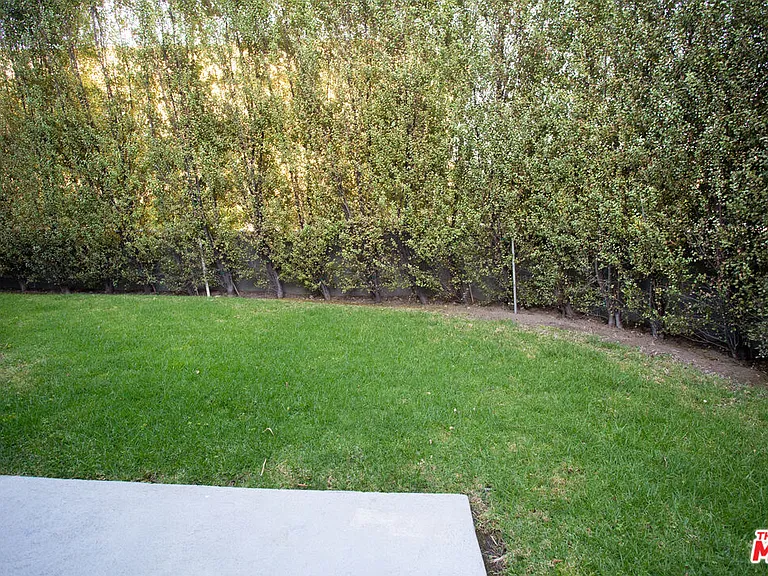 11674 La Grange Ave — Photo 20