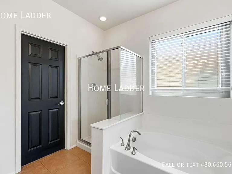 18428 N Jameson Dr — Photo 28