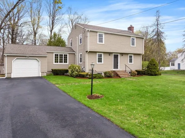 9 Kay St, Westborough, MA 01581