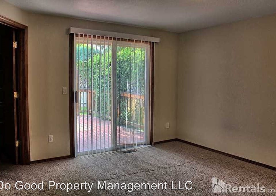 2nd image of 3550 S Brookshore Pl