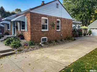 2316 Stadium Dr, Rock Island, IL 61201