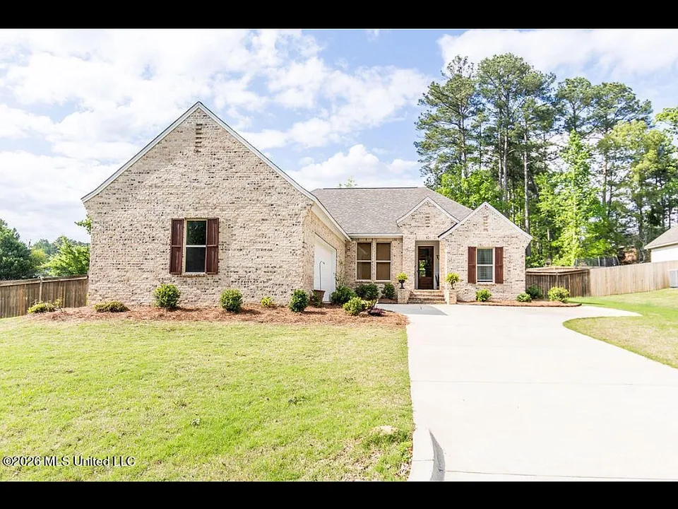 401 Castlewoods Blvd