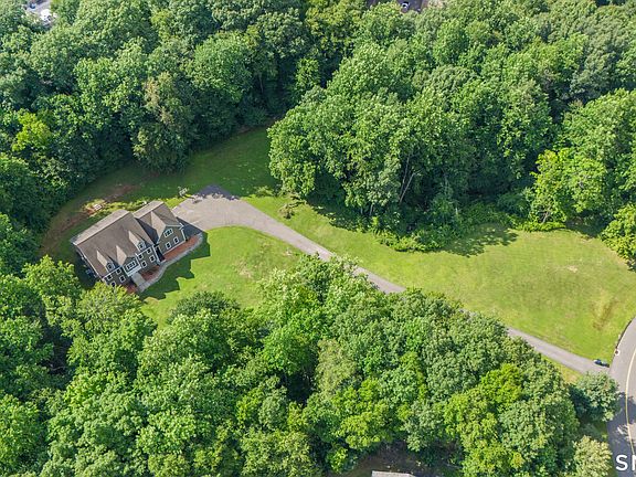 3rd image of 3 Butternut Ridge Road