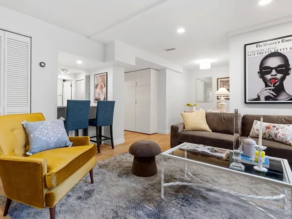 97 Sewall Ave APT 5, Brookline, MA 02446