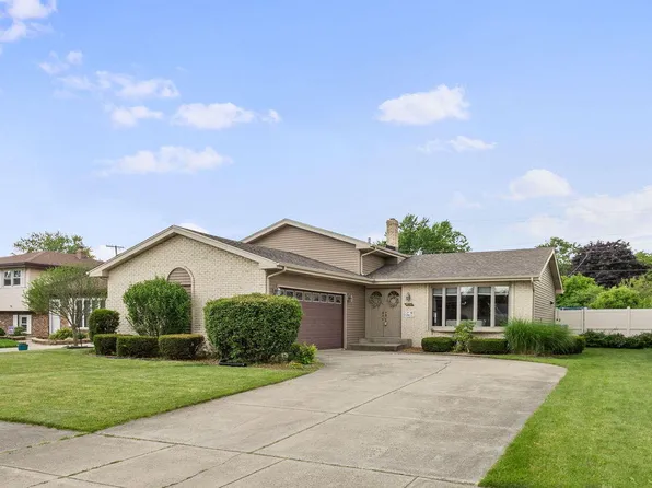 9530 Wildwood Dr, Highland, IN 46322