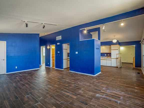 3rd image of 132 Aragon Ave