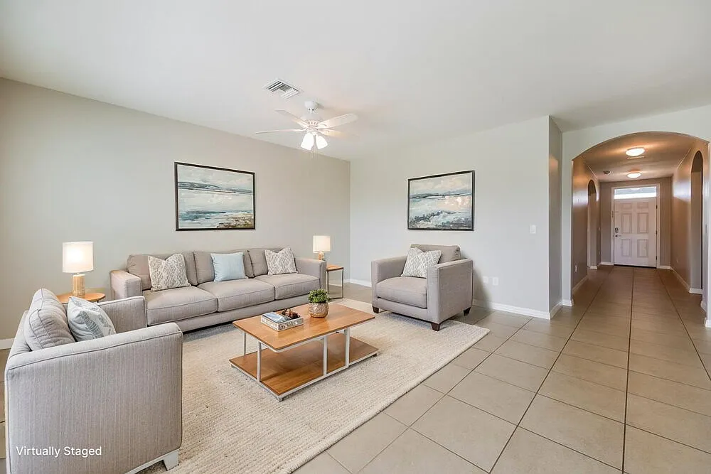 3 bed, 2.0 bath, 1672 sqft, $2,005 — Photo 4
