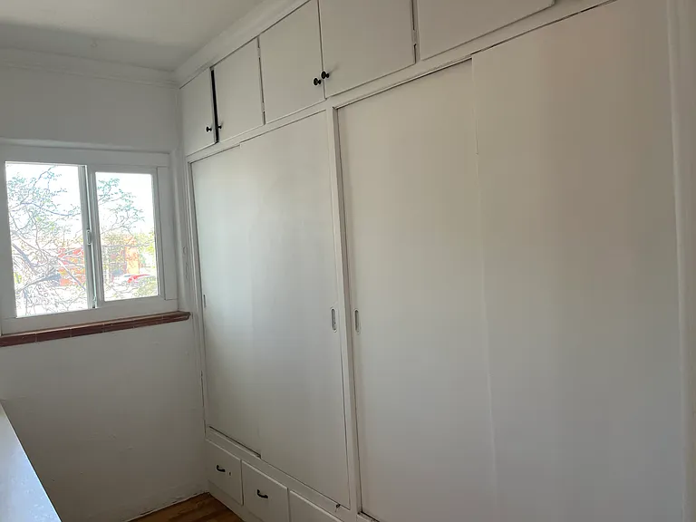 Super Cool Mid-Century Modern East Nob Hill Penthouse Suite with Views — Photo 26