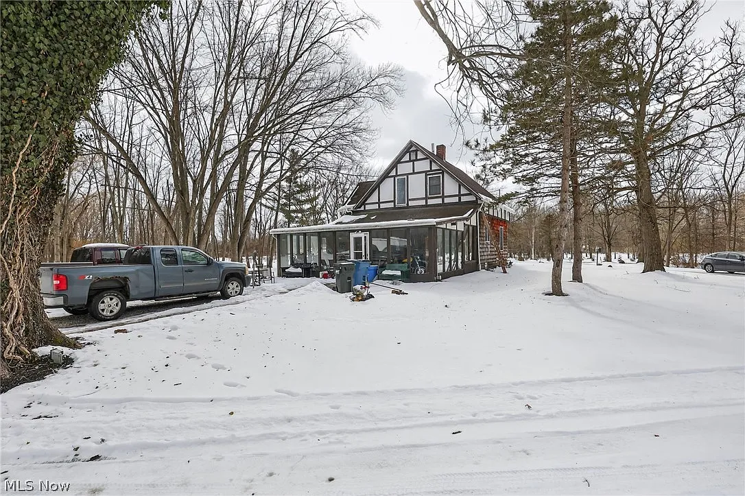 9491 Root Rd photo 1