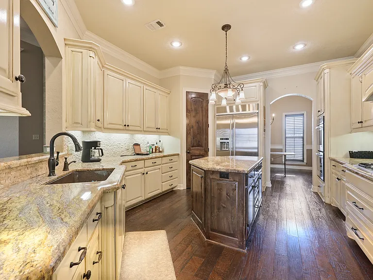 6470 Claybourn Dr — Photo 6