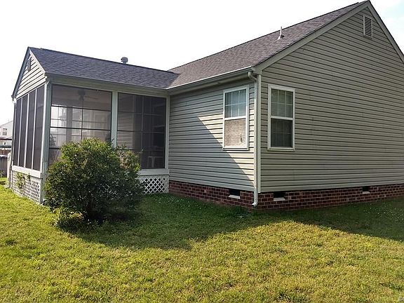 4th image of 429 Green Hollow Ln