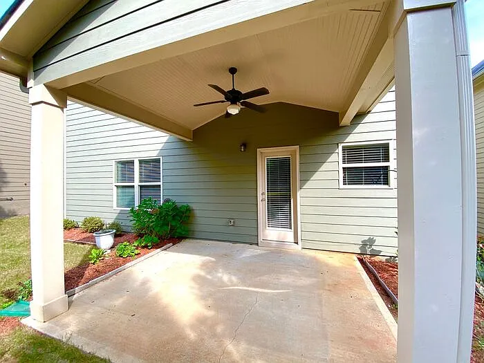 302 Montgomery Way — Photo 3