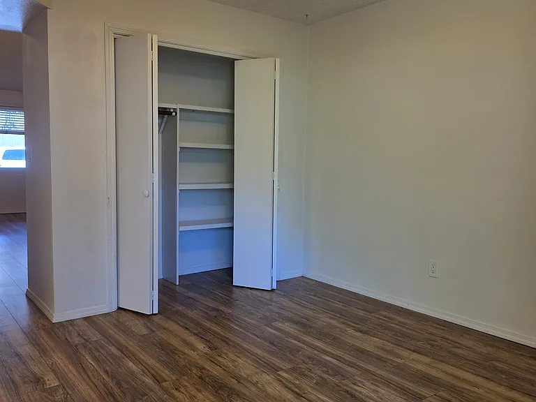 2601 E Jeffrey Loop — Photo 5