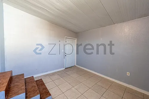 1050 SW 131st Ave Photo 1