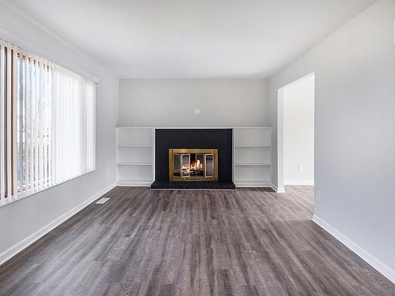 5th image of 9132 Ascot Dr