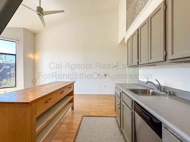 1849 Shattuck Ave #405 — Photo 3