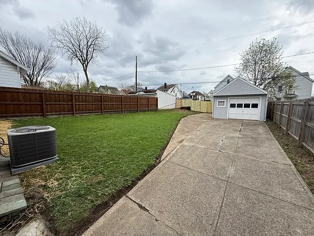 Building Photo - 8314 Vineyard Ave