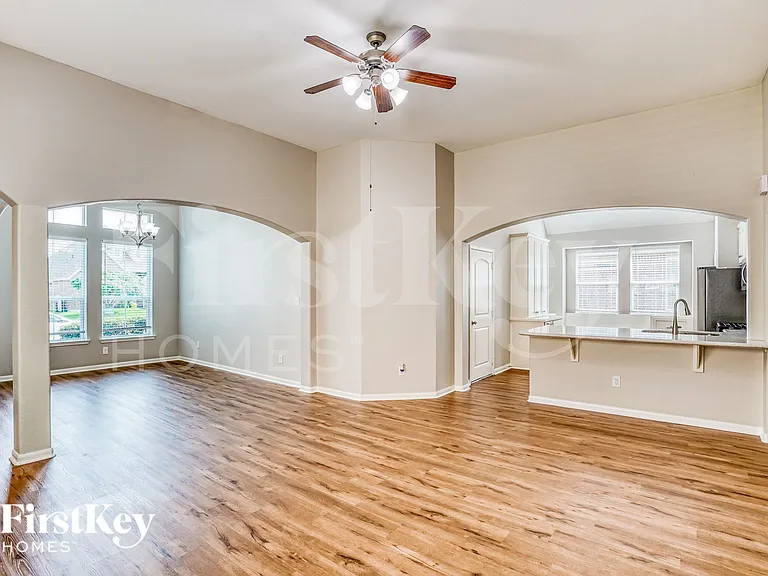4810 Bay Vista Dr — Photo 5