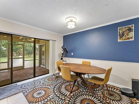 3rd image of 943 SE Odonnell Lane