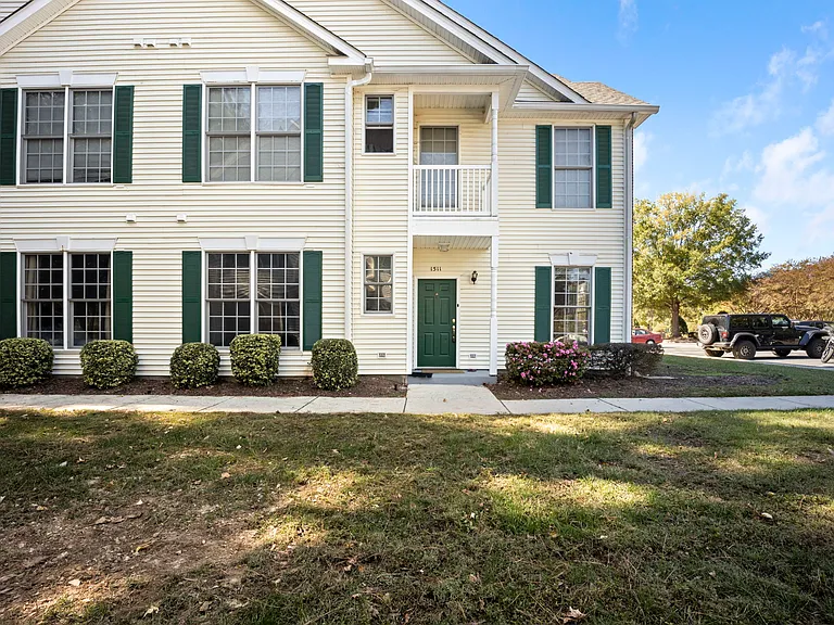 1511 Kudrow Ln — Photo 4