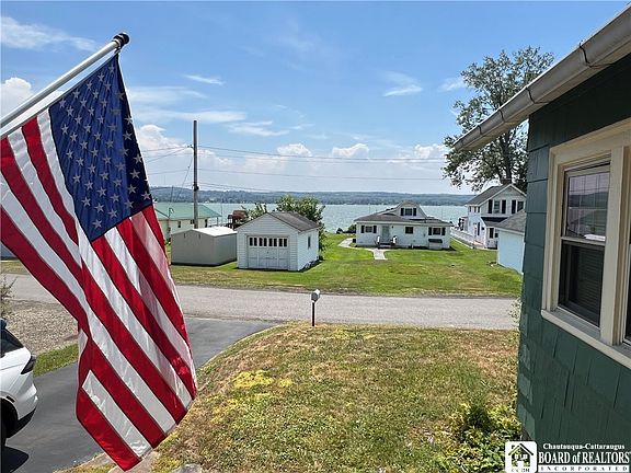 4th image of 3510 Lake St