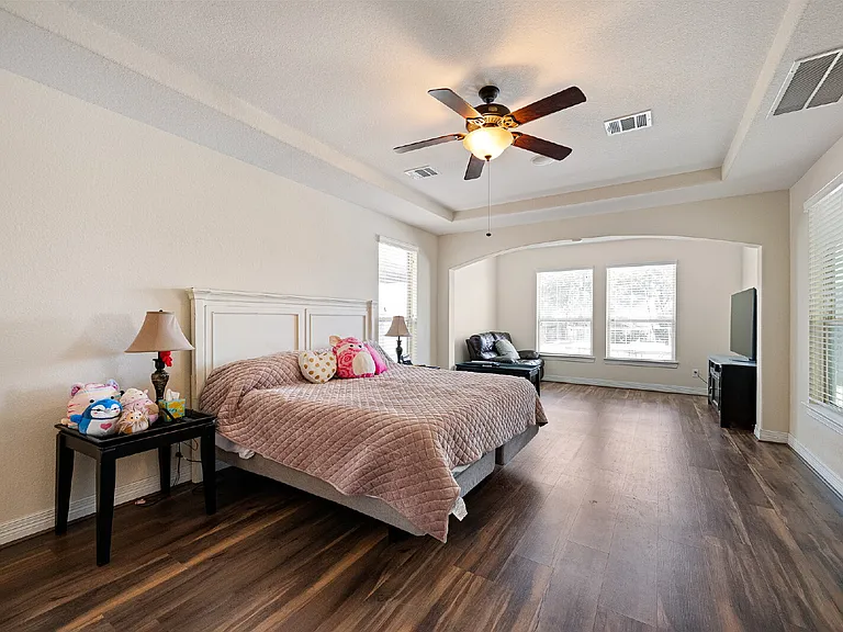 4627 Miramar Dr — Photo 35