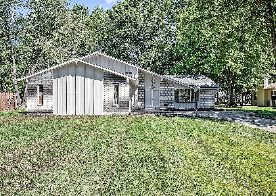 1st image of 26950 Elmwood Dr